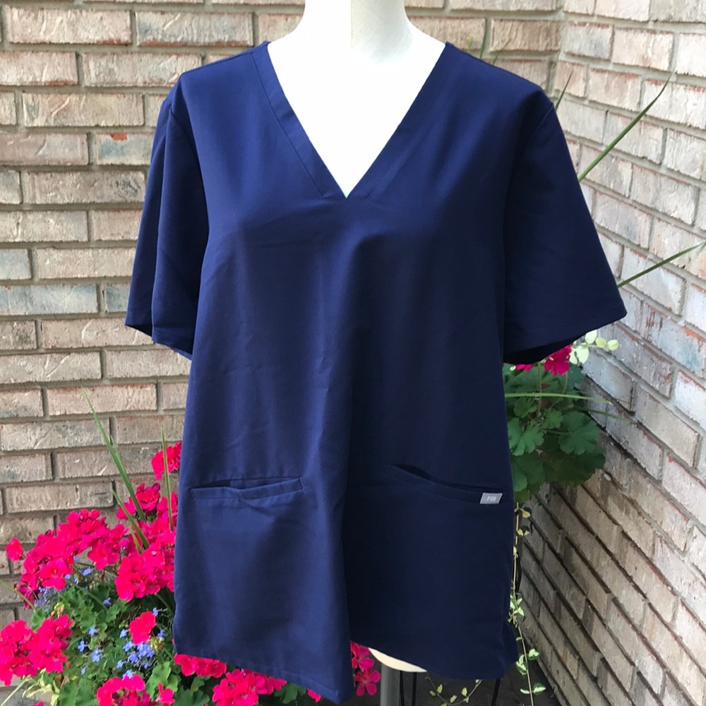 Figs Technical Collection Scrub Top size XXL